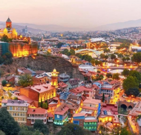 Drei Zimmer Duplex Wohnung in Tbilisi Altstadt, Tbilisi